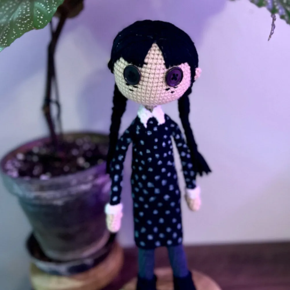 Amigurumi Poupée Mercredi Addams Tim Burton