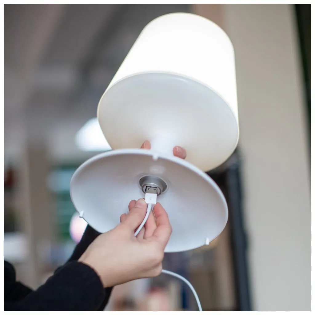 Lampe de table sans fil LIGHT TO GO, gris organique, Koziol ✔ 65,95 € ⭕ Kulina