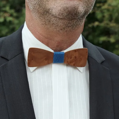 Noeud papillon slim en bois précieux - loupe d'orme et fil bleu